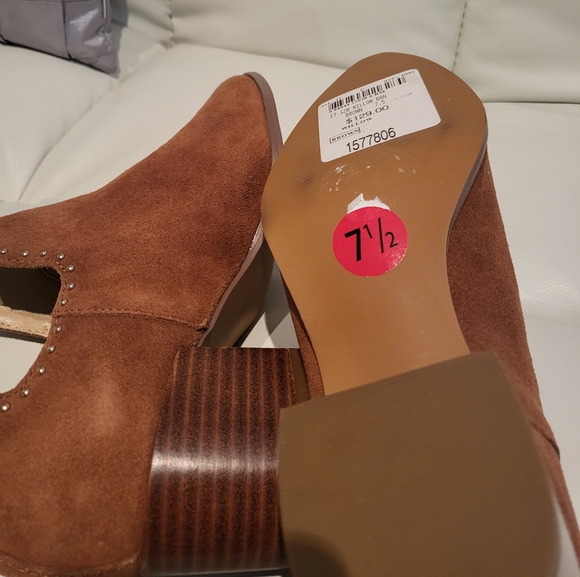 New En Thread  Suede Booties in Brown size 7.5. Retail $129.00 - Picture 4 of 5
